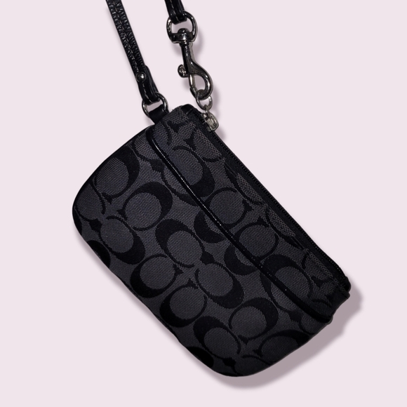 Vintage Coach Signature C Black Wristlet - Picture 3 of 13